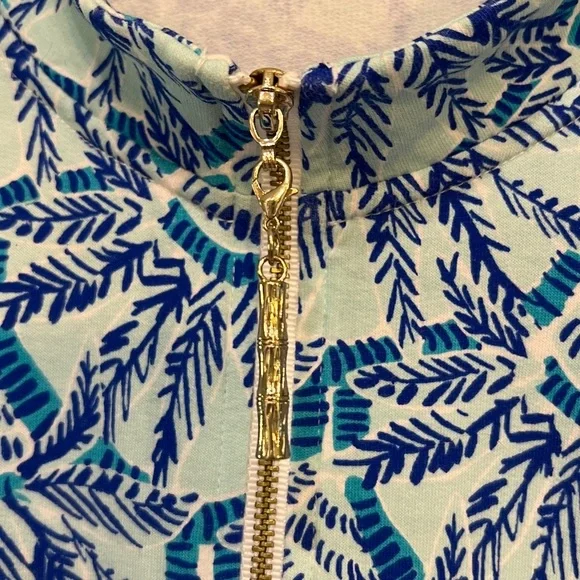 Lilly Pulitzer UPF 50+ Asher Popover Whisper Blue One of a Kind Print Size Small - Picture 7 of 11